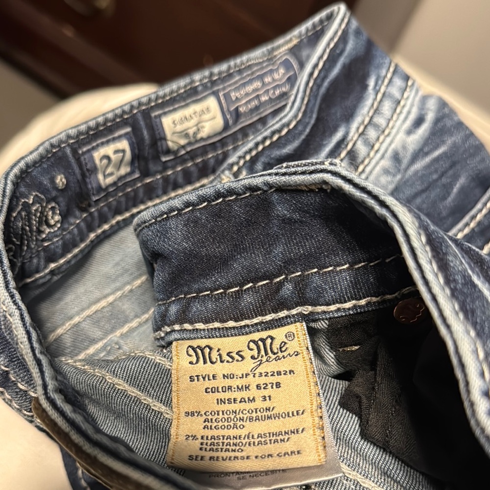 Miss Me Signature Boot Jeans - Picture 5 of 5